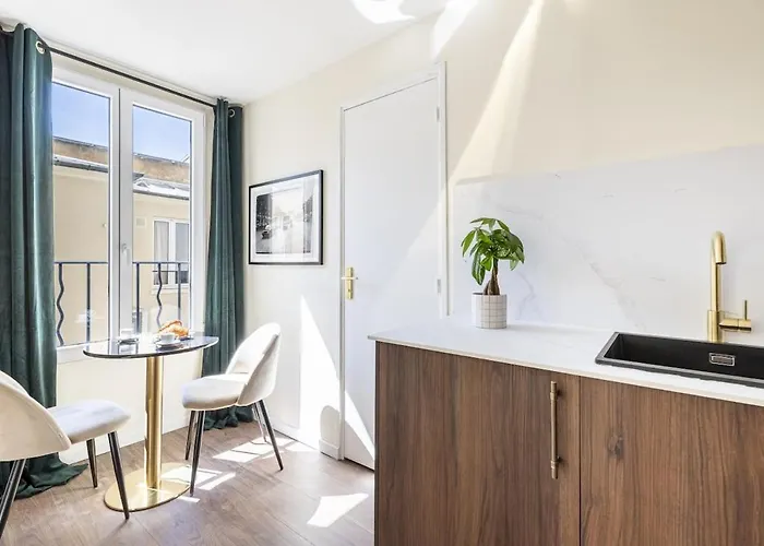 2d Luxembourg Garden Bon Marche Necker *